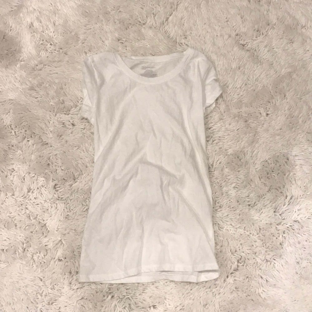 2 plain white t-shirts
